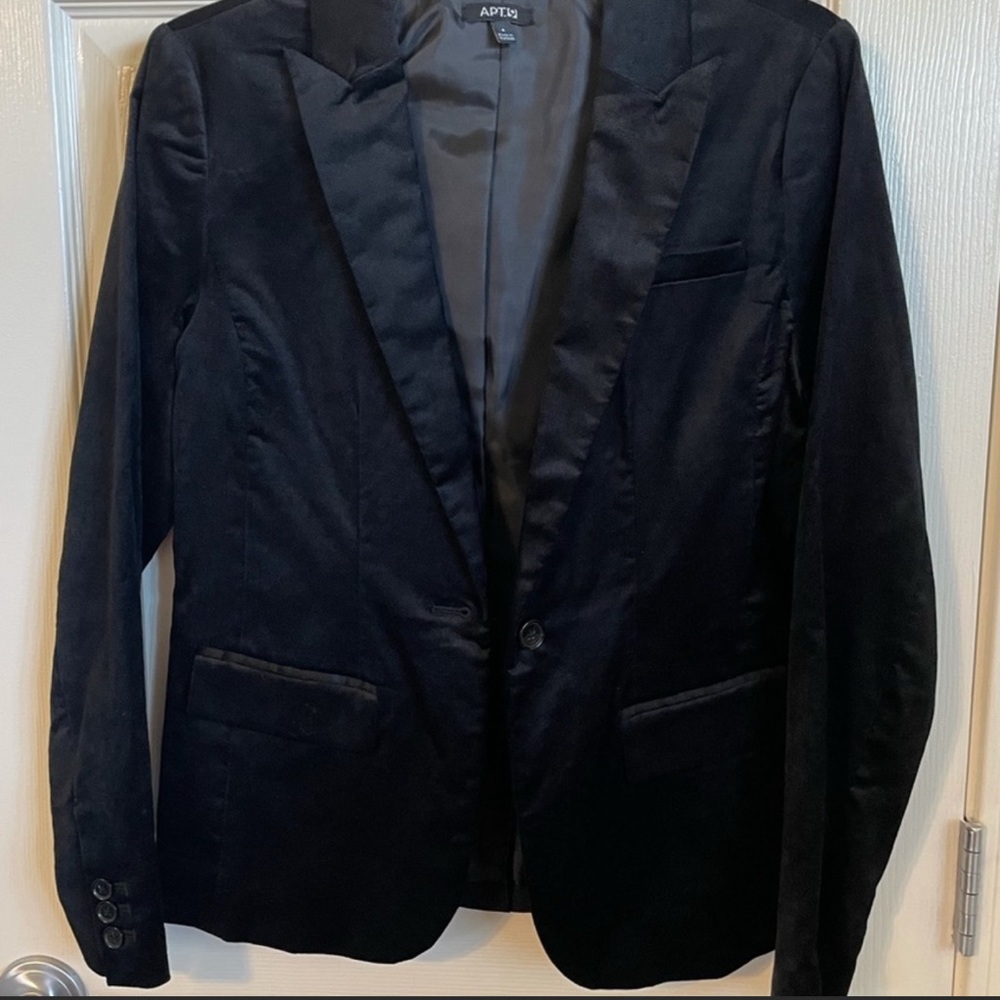 Apt 9 black velvet blazer